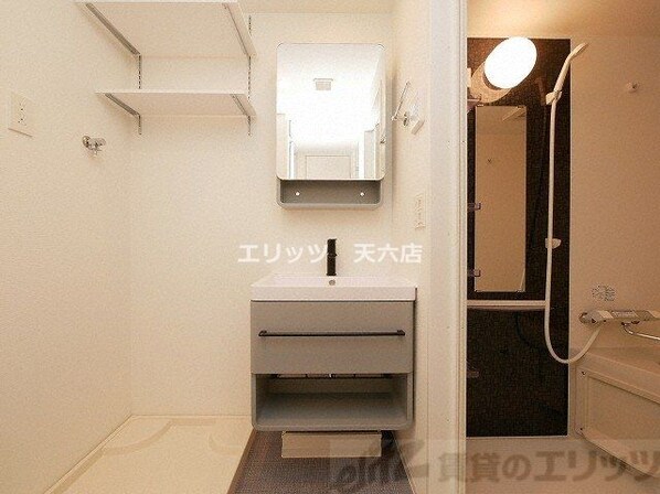 セレニテ中崎町リアンの物件内観写真